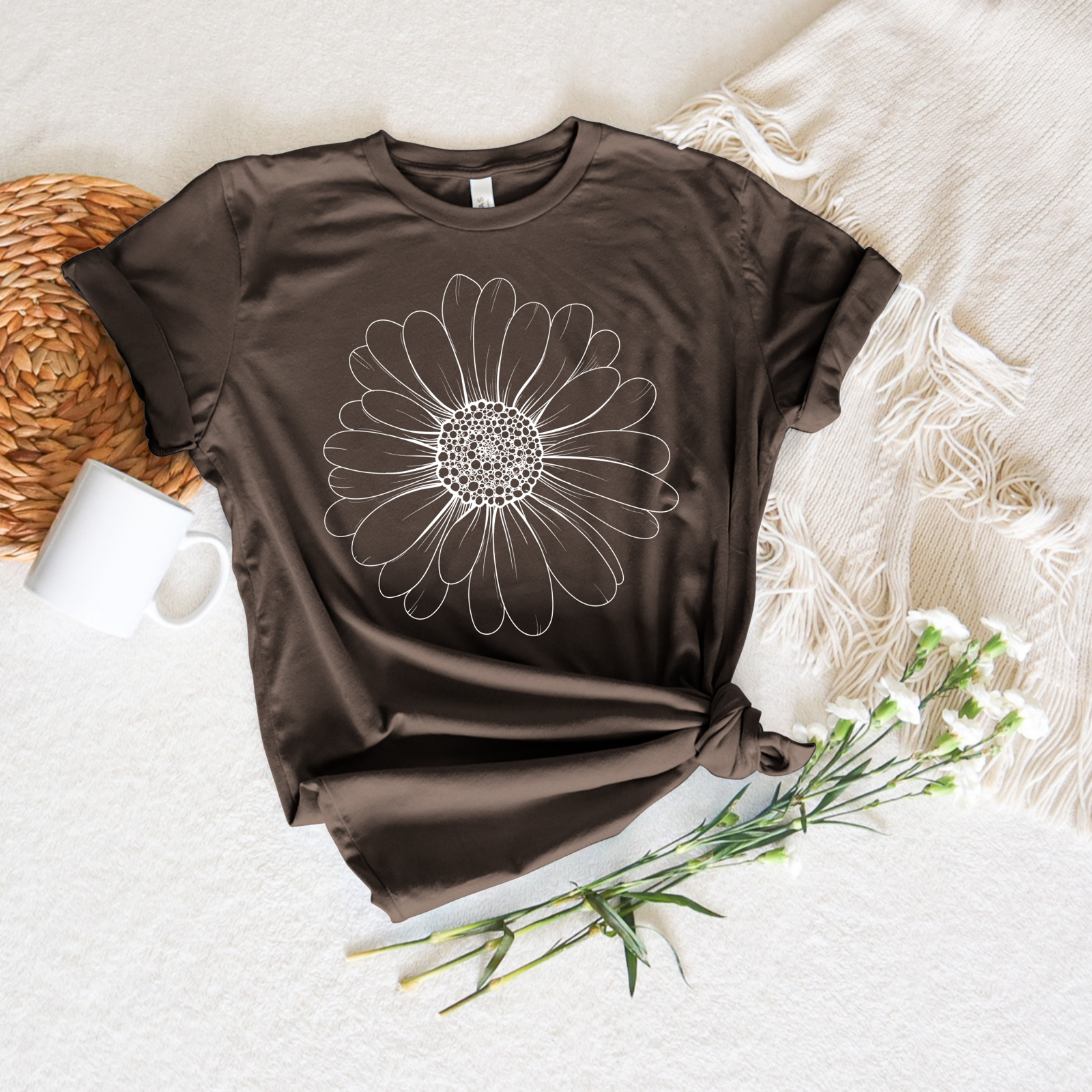 Daisy Outline Tee - Stitch Squad Co