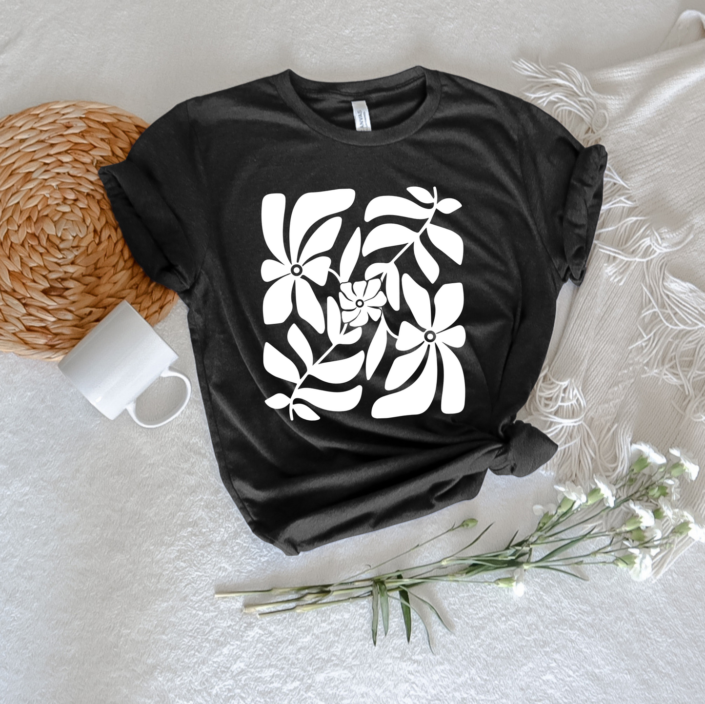 Monocolor Boho Flower Tee